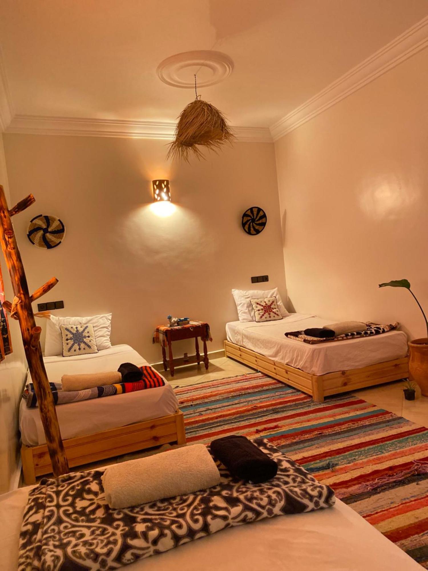 Chill Surfer Hostel Tamraght Eksteriør bilde